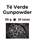 Té verde Gunpowder de alta calidad: hojas enrolladas en pequeñas bolas que recuerdan a la pólvora. Infusión china premium con sabor intenso y ahumado. Beneficios antioxidantes y energizantes. Imagen muestra el texto 'té verde gunpowder' y las características hojas enrolladas del té.